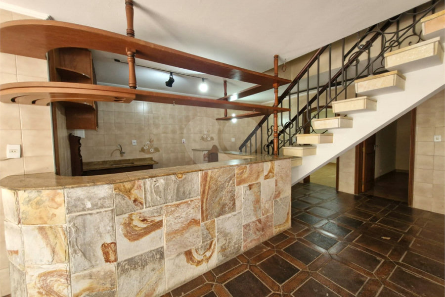 Sobrado à venda com 4 quartos, sendo 3 suítes, em Jardim São Bento, São Paulo, SP