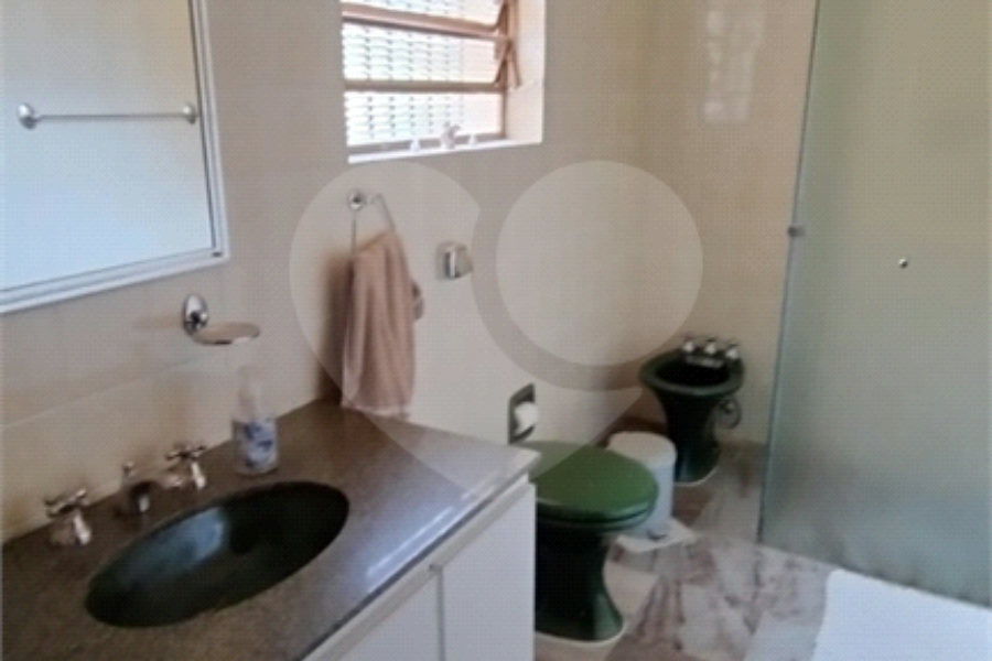 Sobrado à venda com 3 quartos, sendo 1 suíte, em Tremembé, São Paulo, SP