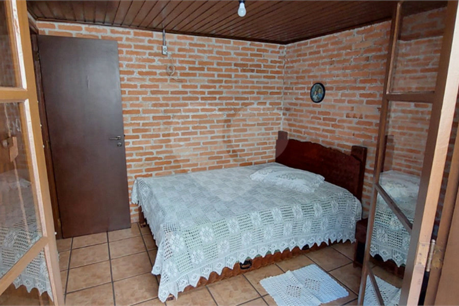 Casa à venda com 3 quartos, sendo 2 suítes, no condomínio Alpes de Caieiras, Caieiras - SP