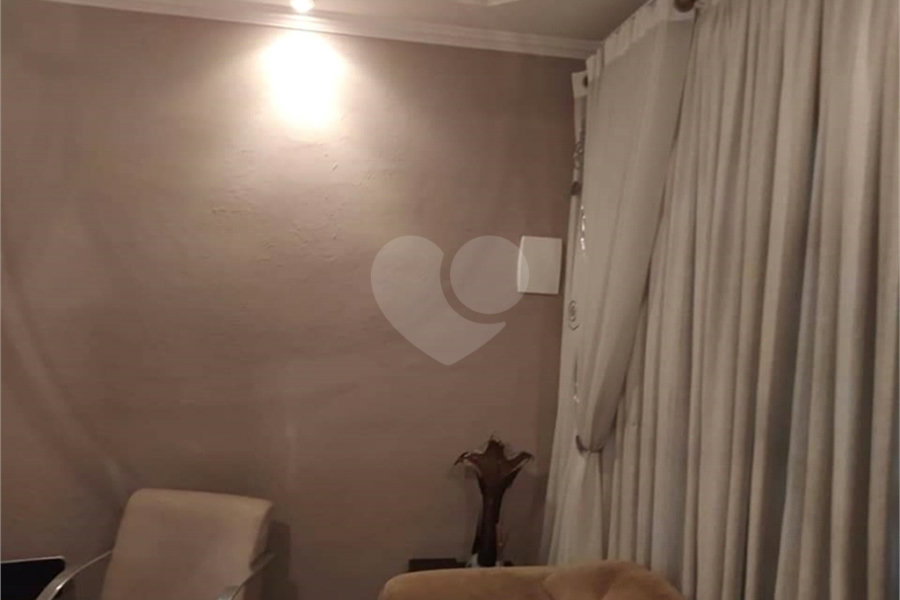 Casa à venda com 4 quartos, sendo 1 suíte, em Jardim Santa Cecília, Guarulhos, SP