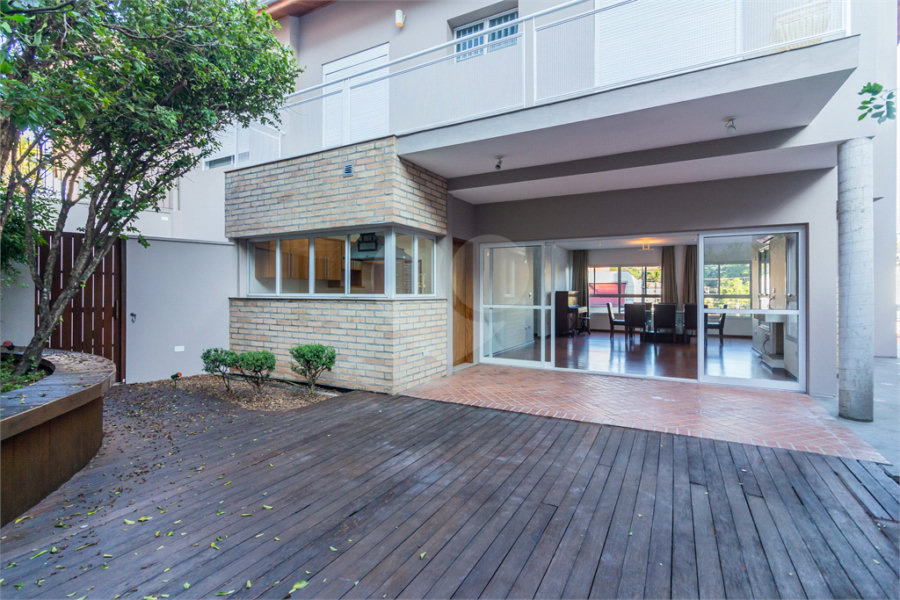 Sobrado à venda com 4 quartos, sendo 3 suítes,  em Tremembé, São Paulo, SP