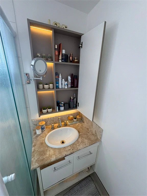 Apartamento à venda com 2 quartos, sendo 1 suíte,  em Vila Andrade, São Paulo, SP
