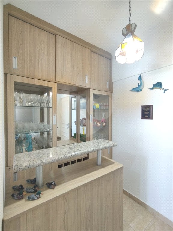 Apartamento à venda com 2 quartos, sendo 1 suíte, em Campo Aviação, Praia Grande, SP