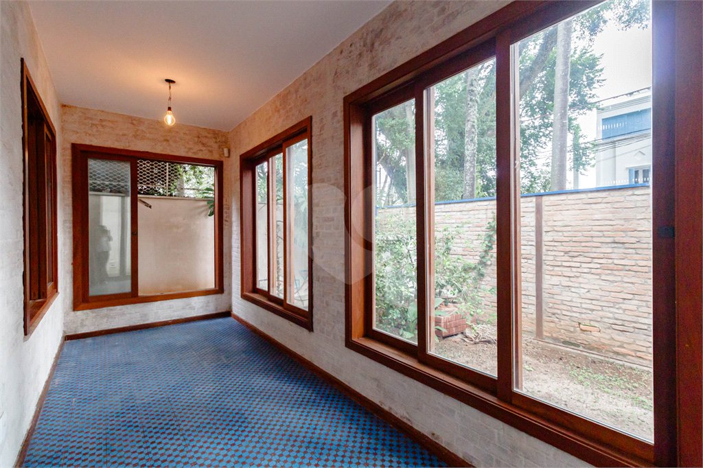 Casa à venda com 3 quartos, sendo 2 suítes, em Jardim América, São Paulo, SP