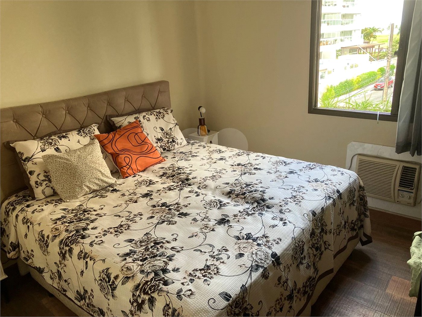 Apartamento à venda com 3 quartos, sendo 1 suíte,  em Enseada, Guarujá, SP