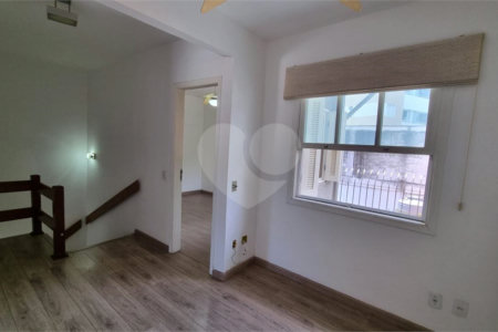 Casa à venda com 3 quartos, sendo 1 suíte,  no condomínio Residencial Villagio, São Paulo - SP