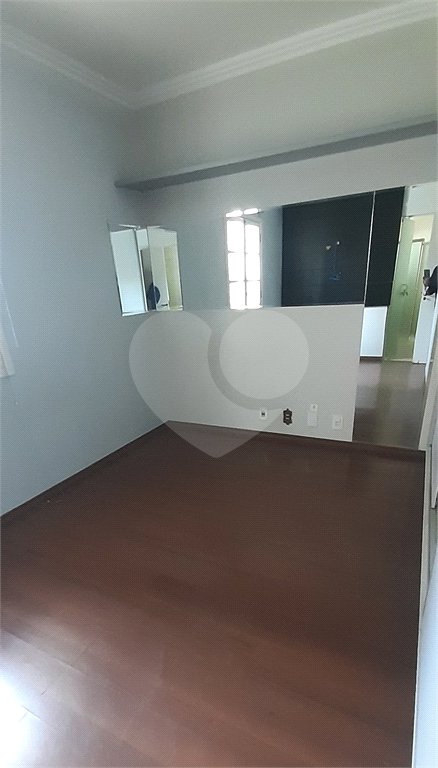 Casa à venda com 5 quartos, sendo 1 suíte, no Centro, Bom Jesus dos Perdões, SP