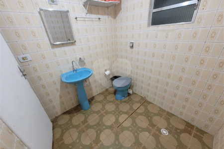 Sobrado à venda com 4 quartos em Vila Jurema, Ferraz de Vasconcelos, SP