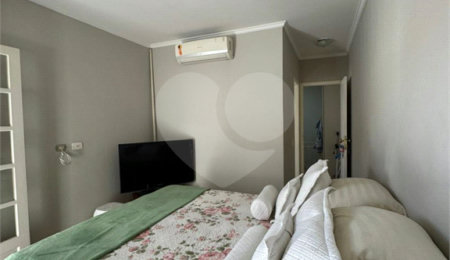Casa à venda com 3 quartos, sendo 1 suíte,  no condomínio Villagio Staluccia, São Paulo - SP