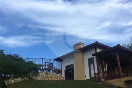 Casa à venda com 4 suítes no condomínio Parque da Fazenda, Itatiba - SP