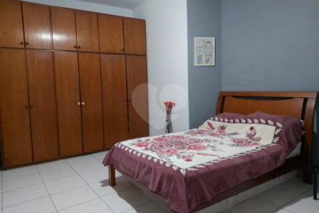 Sobrado à venda com 4 quartos, sendo 1 suíte, em Vila Rosália, Guarulhos, SP