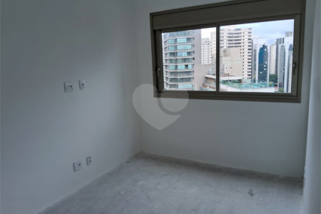 Apartamento à venda com 3 suítes em Moema, São Paulo, SP