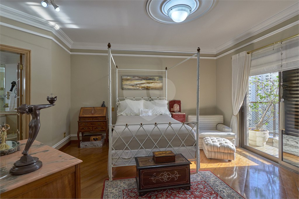 Apartamento à venda com 4 suítes em Campo Belo, São Paulo, SP