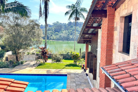 Casa à venda com 8 quartos, sendo 4 suítes, em Eldorado, Diadema, SP