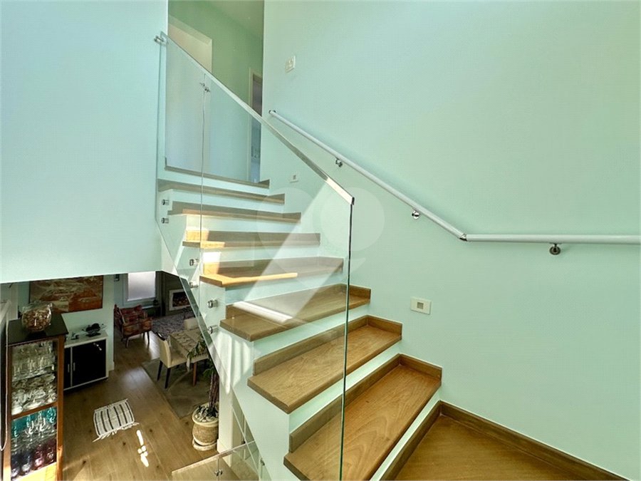 Casa à venda com 3 suítes no condomínio Golf Village, Carapicuíba - SP