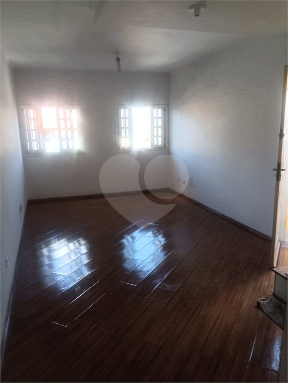 Sobrado à venda com 3 quartos, sendo 2 suítes,  em Parada Inglesa, São Paulo, SP