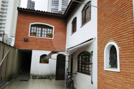 Sobrado à venda com 8 quartos, sendo 2 suítes,  em Santana, São Paulo, SP