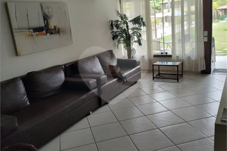 Casa em condomínio à venda com 2 quartos, sendo 1 suíte,  em Manguinhos, Armação dos Búzios, RJ
