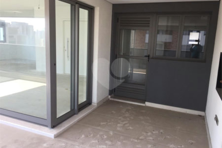 Apartamento à venda com 3 suítes em Campo Belo, São Paulo, SP