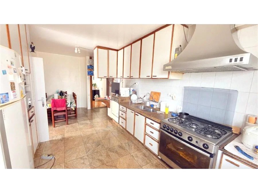 Casa à venda com 4 quartos, sendo 3 suítes, em Santana, São Paulo, SP