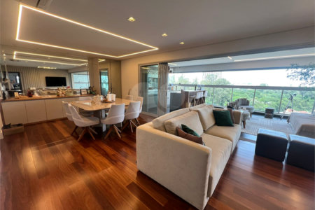 Apartamento à venda com 3 suítes em Jardim Marajoara, São Paulo, SP