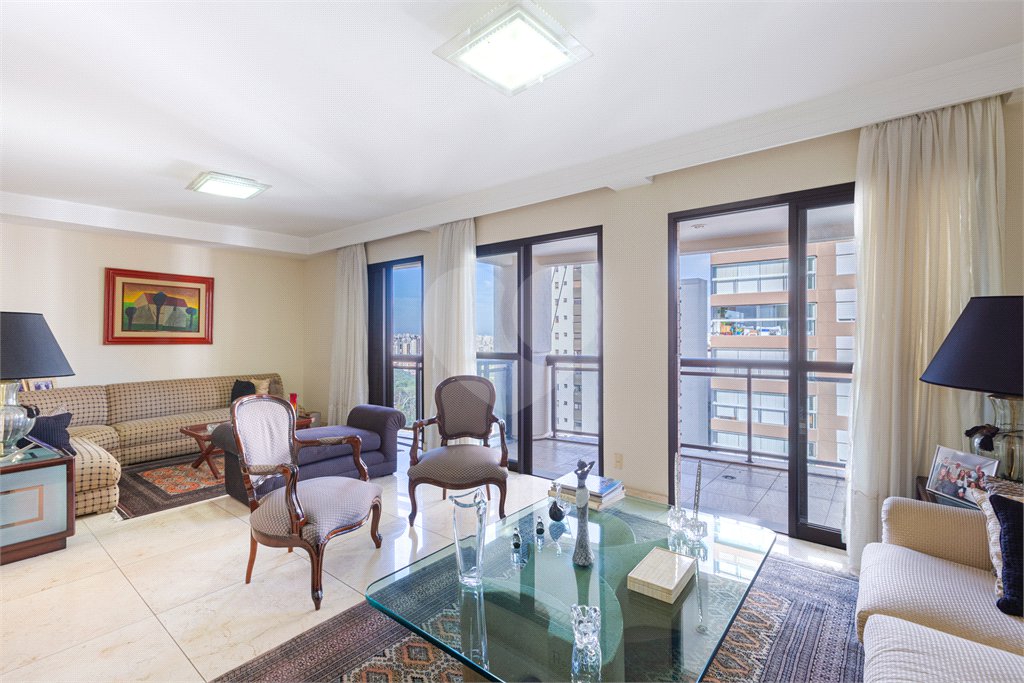 Apartamento à venda com 3 suítes em Alto da Lapa, São Paulo, SP