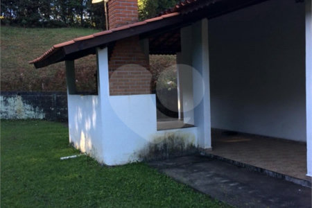 Chácara à venda com 8 quartos, sendo 3 suítes, no Centro, Bom Jesus dos Perdões, SP