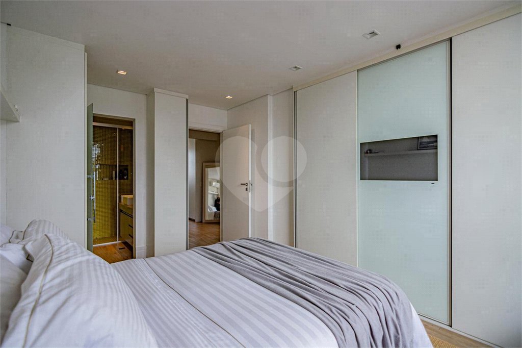 Apartamento à venda com 2 suítes em Jardim Europa, São Paulo, SP