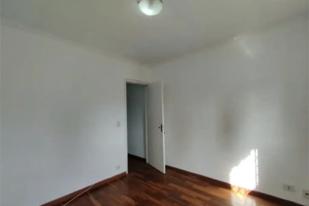 Sobrado à venda com 3 quartos, sendo 1 suíte, em Jardim Ester, São Paulo, SP