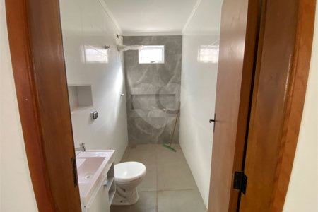 Casa à venda com 3 quartos, sendo 1 suíte, em Jardim Primavera I, Ponta Porã, MS