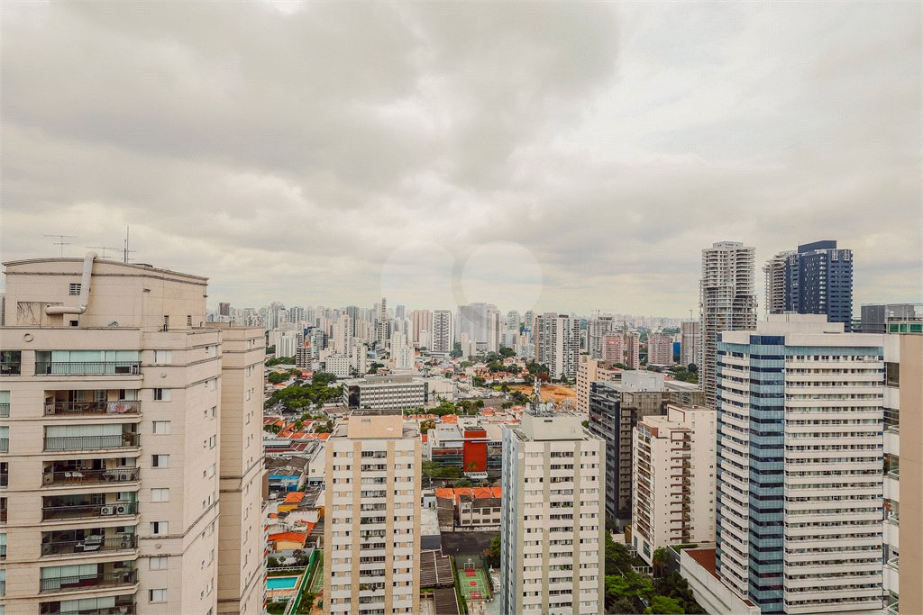 Apartamento à venda ou para alugar com 1 quarto em Vila Gertrudes, São Paulo, SP