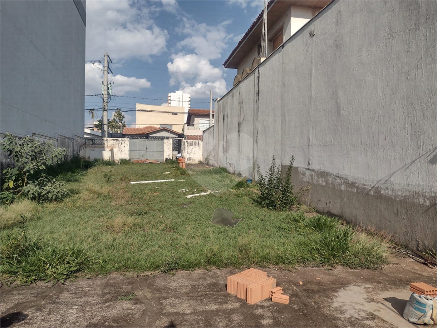 Terreno á venda no Jardim Paraíso