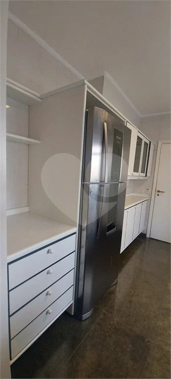 Apartamento à venda no Campo Belo de 245m² com 3 suítes e 3 vagas