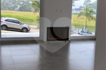 Casa à venda com 3 suítes no condomínio Vida Real, Itupeva - SP
