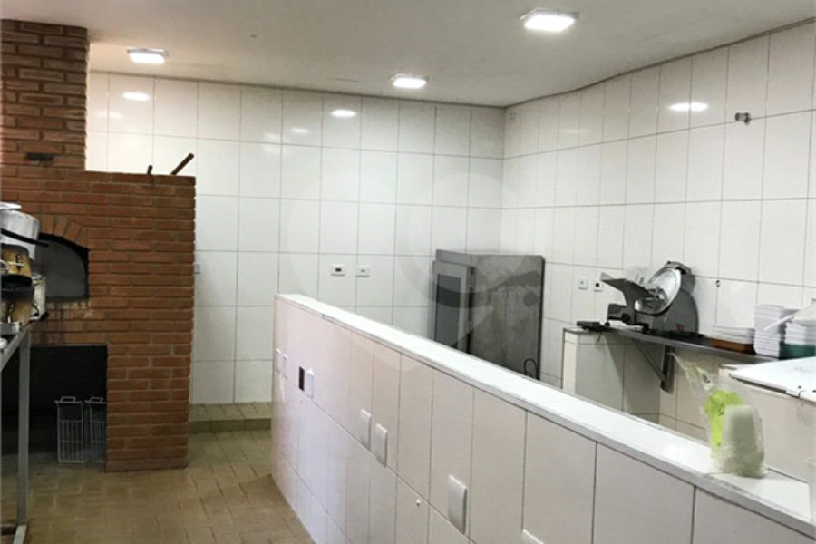 Sobrado à venda com 12 quartos em Freguesia do Ó, São Paulo, SP