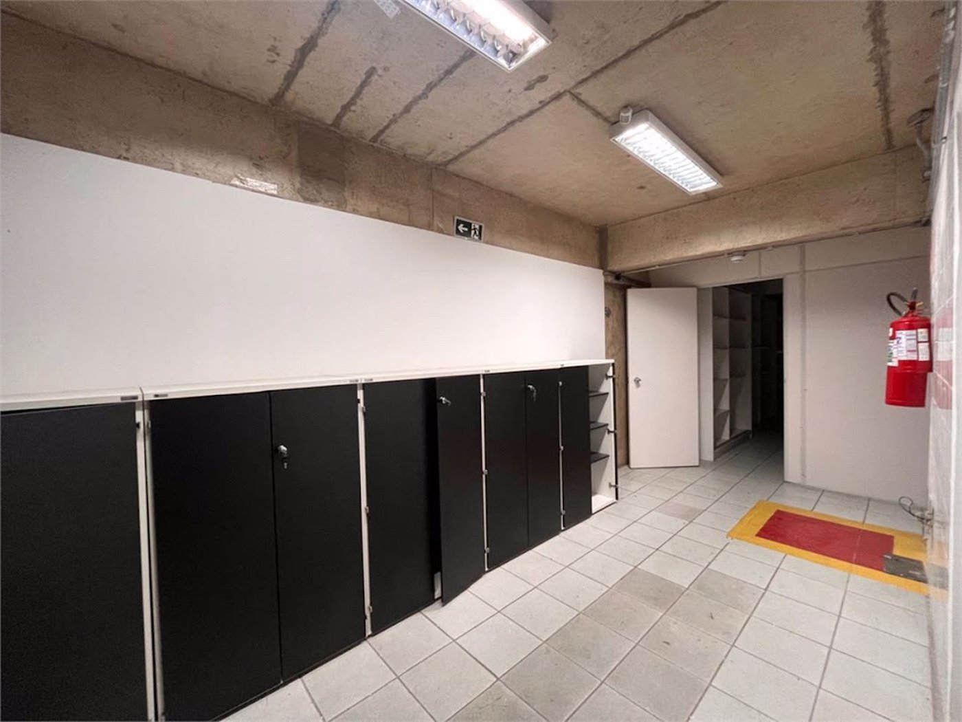 Prédio Corporativo em Santos | 4 Pavimentos | Galpão com Pé-Direito Duplo | Estrutura para +200 Pessoas | Compra Ou Locação