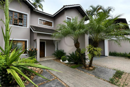 Casa à venda com 4 quartos, sendo 2 suítes, em Interlagos, São Paulo, SP