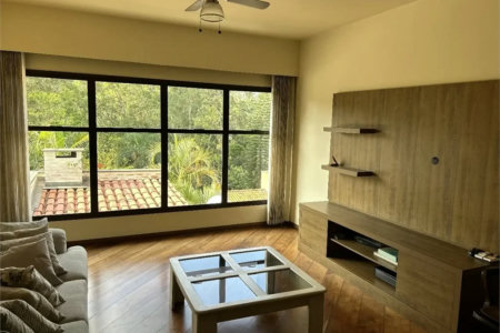 More numa mansão em um bolsão fechado de imóveis !!!!