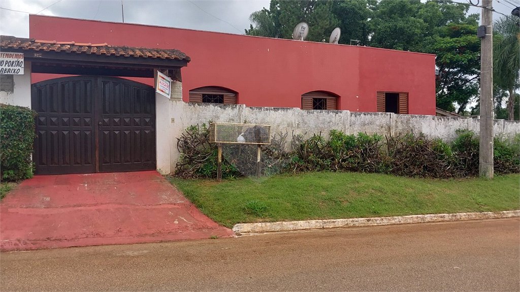 Chácara à venda com 4 quartos no Centro, Araçoiaba da Serra, SP