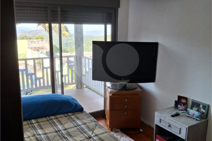 Casa à venda ou para alugar com 3 quartos, sendo 2 suítes, no condomínio Jardim da Montanha I, Mairiporã - SP