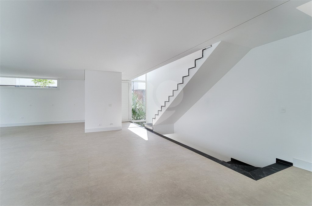 Casa à venda com 4 suítes no condomínio Edifício Jade, São Paulo - SP