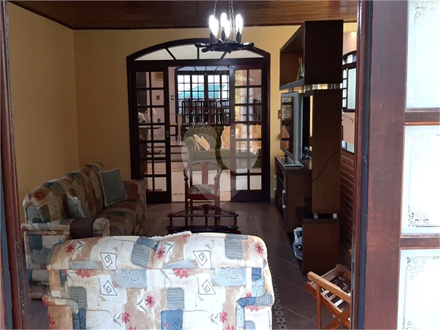 Casa à venda com 6 quartos, sendo 4 suítes, no condomínio Alpes da Cantareira, Mairiporã - SP