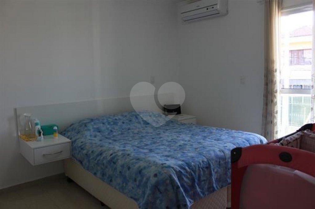 Sobrado à venda com 3 suítes em Vila Nivi, São Paulo, SP