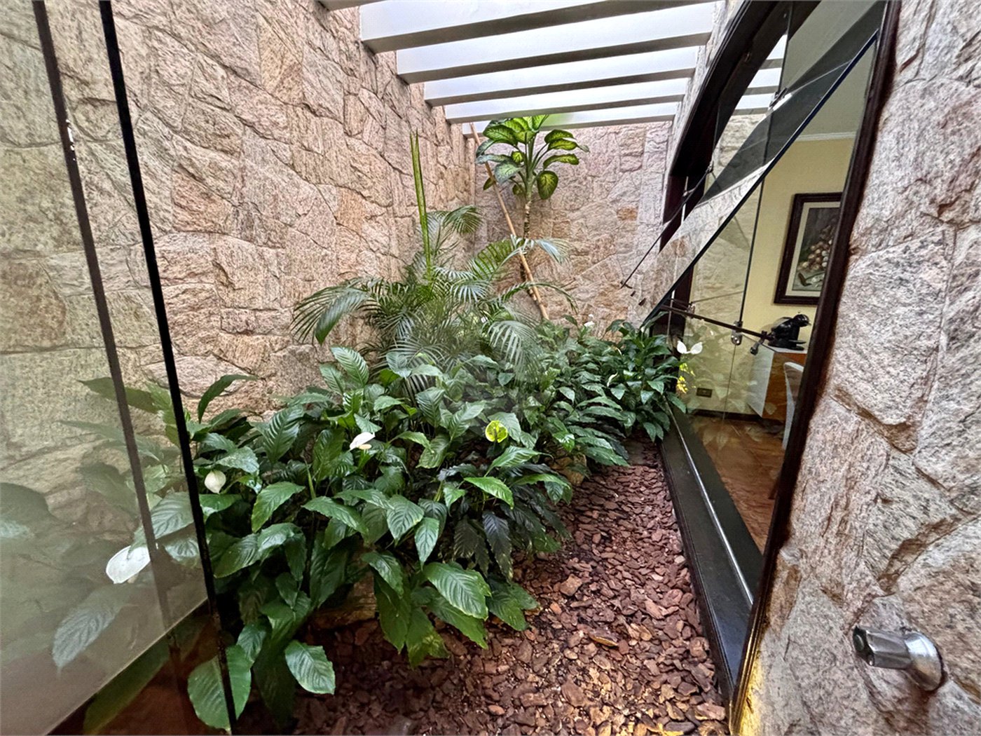 Sobrado à venda com 4 quartos, sendo 2 suítes, em Jardim Franca, São Paulo, SP
