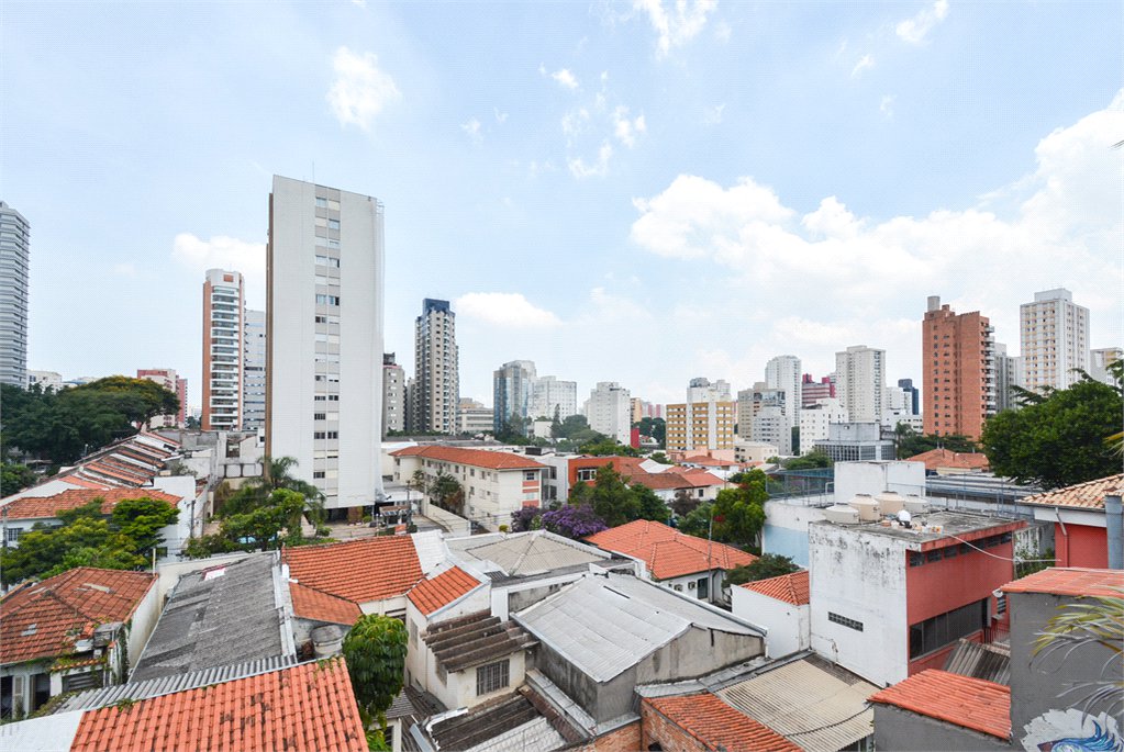 Sobrado à venda ou para alugar com 4 quartos em Vila Clementino, São Paulo, SP