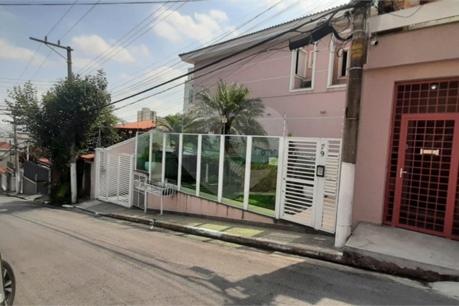 Casa à venda com 3 quartos, sendo 2 suítes, no condomínio Mário Araújo, São Paulo - SP
