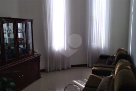 Casa à venda com 3 suítes no condomínio Damha III, São Carlos - SP
