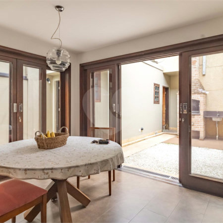 Casa à venda com 3 quartos, sendo 1 suíte, em Jardim Paulistano, São Paulo, SP