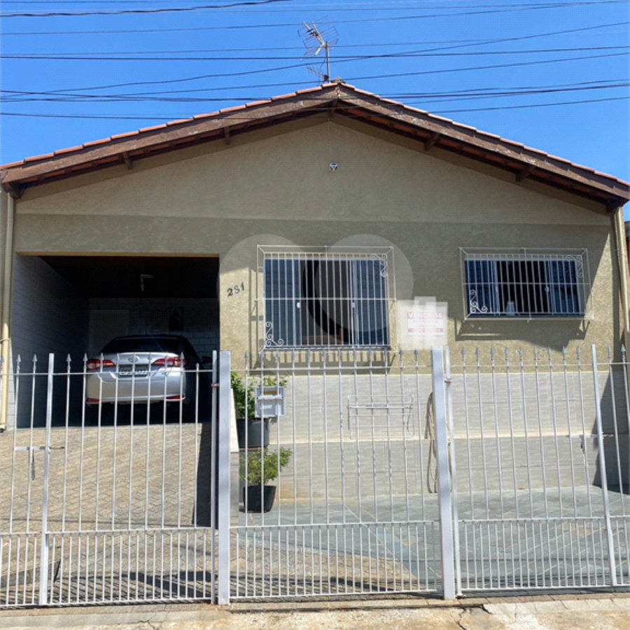 Casa à venda com 3 quartos, sendo 1 suíte, em Jardim Alvinópolis, Atibaia, SP