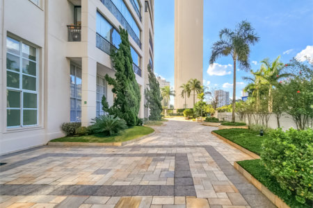 Apartamento à venda com 3 suítes em Alto da Boa Vista, São Paulo, SP